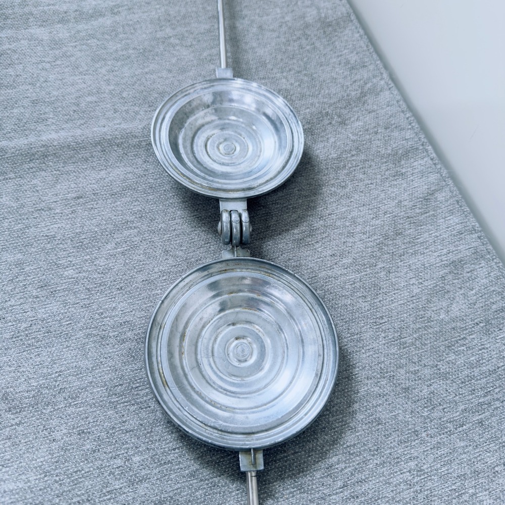 Vintage Toas-Tite Sandwich Toaster Cast Aluminum Pie Iron Campfire Tool Bakelite - Picture 14 of 17